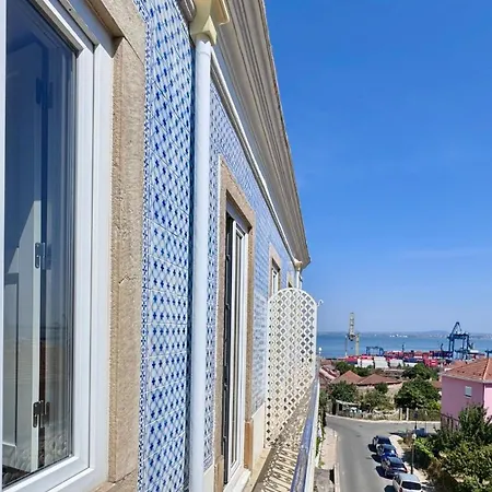 Апартаменты Fantastic With River View Лиссабон