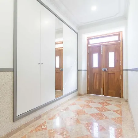 Апартаменты Fantastic With River View